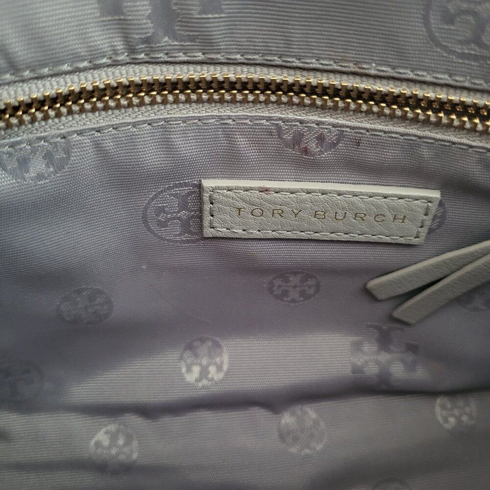 Tory Burch Women Bryant Quilted Crossbody Mercury Grey bag. - Picture 7 of 11